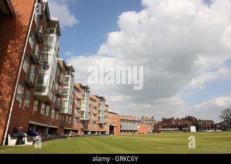 Vista generale di Fenner's Cricket Ground e Università di Cambridge, durante il Cambridge MCCU vs Essex CCC - amichevole partita di cricket - 02/04/12 Foto Stock