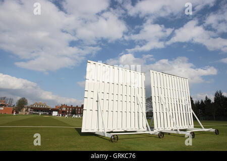 Vista generale di Fenner's Cricket Ground e Università di Cambridge, durante il Cambridge MCCU vs Essex CCC - amichevole partita di cricket - 02/04/12 Foto Stock