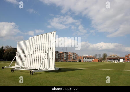 Vista generale di Fenner's Cricket Ground e Università di Cambridge, durante il Cambridge MCCU vs Essex CCC - amichevole partita di cricket - 02/04/12 Foto Stock