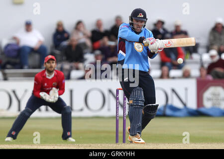 David Willey in azione di ovatta per Northants - Northamptonshire Steelbacks vs Essex Eagles - Royal London One-Day Cup al County Ground, Northampton - 21/08/14 Foto Stock