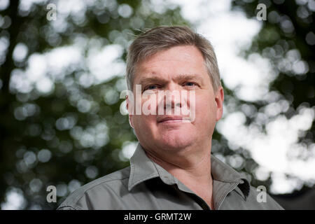 Inglese boscaiolo, istruttore imprenditore, autore e presentatore TV Ray Mears. Foto Stock