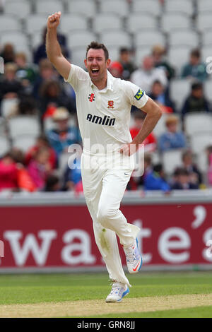 David Master of Essex celebra - Lancashire CCC vs Essex CCC - LV County Championship Division due Cricket a Emirates Old Trafford, Manchester - 08/05/13 Foto Stock