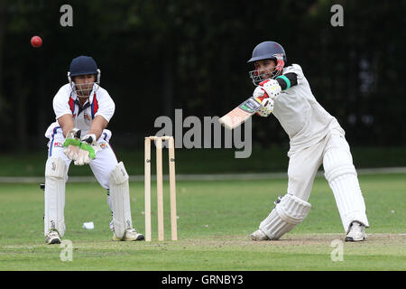 Hornchurch Athletic CC vs Brookweald CC - Mid-Essex Cricket League a Hylands Park - 30/08/14 Foto Stock