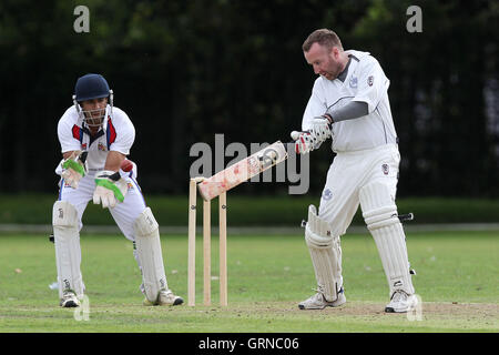 Hornchurch Athletic CC vs Brookweald CC - Mid-Essex Cricket League a Hylands Park - 30/08/14 Foto Stock