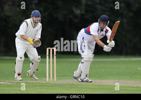 Hornchurch Athletic CC vs Brookweald CC - Mid-Essex Cricket League a Hylands Park - 30/08/14 Foto Stock