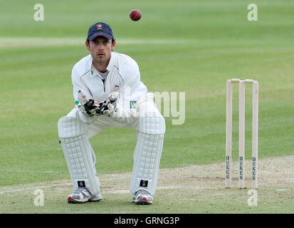 Essex wicket keeper James Foster in azione - Essex CCC vs West Indies - Secondo giorno del tour la corrispondenza alla Ford County Ground, Chelmsford, Match - 26/04/09 Foto Stock