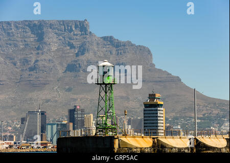 Sulla strada da Robben Island a Waterfront di Città del Capo in Sud Africa. Foto Stock