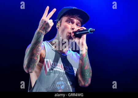 Torino, Italia. 07Th Sep, 2016. Ritmika Festival 2016, che quest'anno festeggia i suoi 20 anni di concerti, ha aperto una sensazionale performance live con il rapper giovane dell'anno Fedez e J-Ax. © Elena Aquila/Pacific Press/Alamy Live News Foto Stock