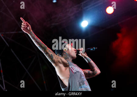 Torino, Italia. 07Th Sep, 2016. Ritmika Festival 2016, che quest'anno festeggia i suoi 20 anni di concerti, ha aperto una sensazionale performance live con il rapper giovane dell'anno Fedez e J-Ax. © Elena Aquila/Pacific Press/Alamy Live News Foto Stock