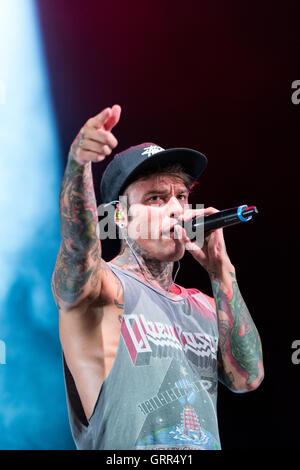 Torino, Italia. 07Th Sep, 2016. Ritmika Festival 2016, che quest'anno festeggia i suoi 20 anni di concerti, ha aperto una sensazionale performance live con il rapper giovane dell'anno Fedez e J-Ax. © Elena Aquila/Pacific Press/Alamy Live News Foto Stock