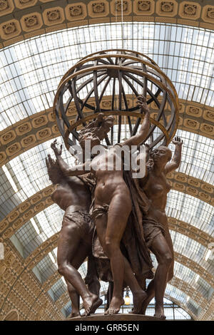 Les Quatre Parti du Monde Soutenant la sfera da Carpeaux al Musée d'Orsay Museum, Parigi, Francia Foto Stock
