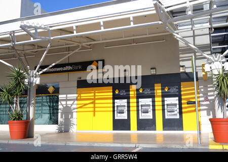 Uno dei la più grande banca australiana, Commonwealth Bank a Dandenong Plaza Victoria Australia Foto Stock