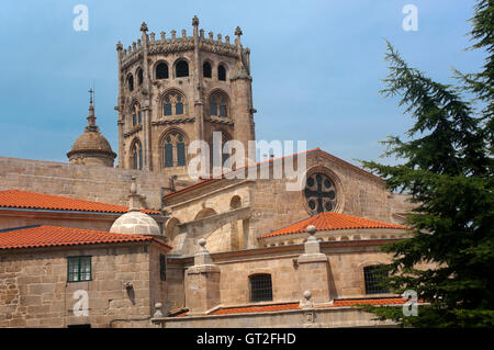 Gotica di San Martin's Cathedral - XII secolo, Orense, regione della Galizia, Spagna, Europa Foto Stock