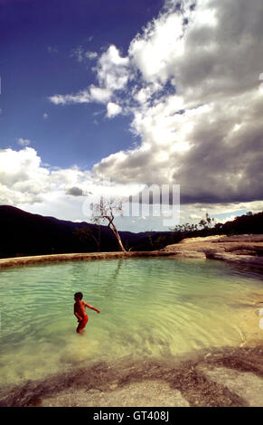 San Lorenzo Albarradas. Hierve el Agua, naturali formazioni rocciose nello stato messicano di Oaxaca Foto Stock
