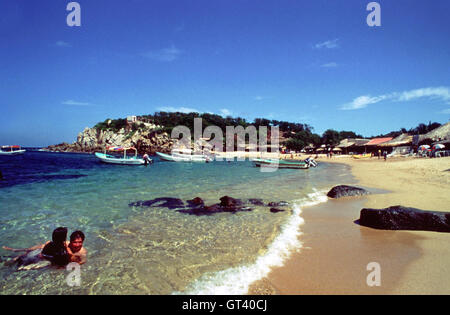 Snorkeling a Bahia San Agustin, Bahias de Huatulco, Oaxaca, Messico. Foto Stock