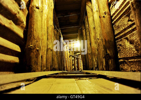 All'interno del tunnel di Sarajevo costruita nel 1993 per proteggere i civili durante l'assedio della città di Sarajevo dall esercito serbo Foto Stock