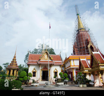 Wat Chang Hai Ratburanaram per persone visitare e pregare Luang Pu Thuat sulla luglio 13, 2016 in Pattani province del sud della Thailandia Foto Stock