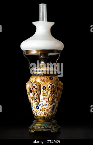 Antichi oggetti di arte decorativa - vecchia lampada a gas Foto Stock