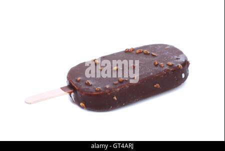 Ricoperta di cioccolato di blocchi di gelati su stick. Foto Stock