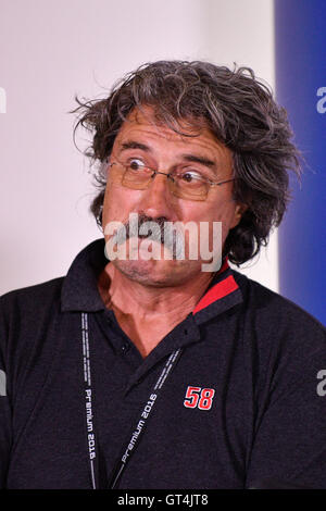 Misano Adriatico, Italia. 8 Settembre, 2016. Paolo Simoncelli gesti durante la conferenza stampa pre-evento MotoGP Gran Premio di San Marino e della Riviera di Rimini - il 9 settembre 2016 in Misano Adriatico (RN), Italia. Credito: marco iorio/Alamy Live News Foto Stock