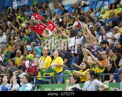 Rio de Janeiro, Brasile. Il 9 settembre, 2016. Basket in carrozzella piscina match tra Australlia e Turchia Credito: PhotoAbility/Alamy Live News Foto Stock