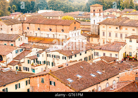 Paesaggio urbano vista in Lucca Centro Storico Foto Stock