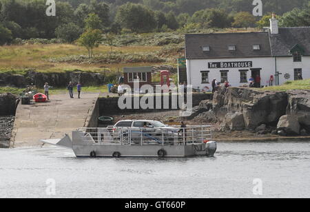 Unico veicolo ferry per l'isola di ulva scozia settembre 2016 Foto Stock