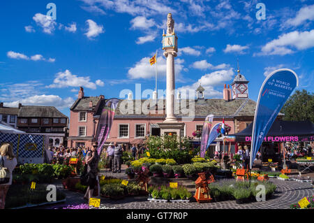 Jacobiana town hall, 1669, Luogo di mercato, Carlisle, Cumbria, Inghilterra Foto Stock