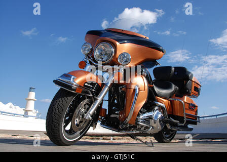 Vista di un lusso shine Harley Davidson sport il trinciapaglia Foto Stock