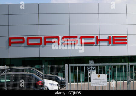 Logo der Marke "Porsche", Berlino. Foto Stock