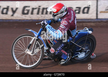 Riscaldare 4: Piotr Swiderski in azione per il Lakeside Lakeside Martelli vs Belle Vue Aces - Sky Sport Elite League Speedway a Arena Essex Raceway, Hereford, Essex - 14/08/09 Foto Stock