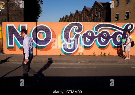 Coloratissimo graffito, Shoreditch, Londra, UK, Regno Unito Foto Stock