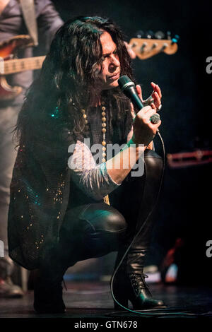 Sari Schorr su vocals a Norden Farm, Maidenhead Foto Stock