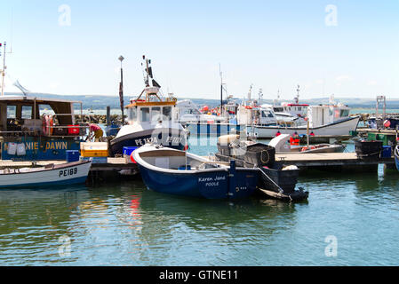 Barche da pesca in Poole Quay, Poole, Dorset, Inghilterra, Regno Unito. Foto Stock