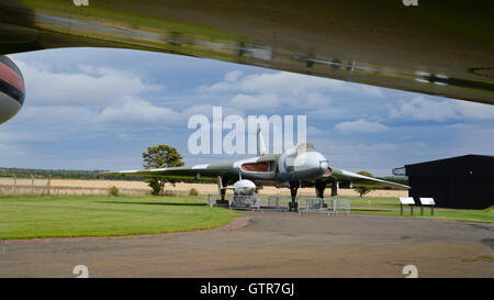 Avro Vulcan B.2 XM597 sul display in corrispondenza della Scozia, Museo Nazionale del Volo a Oriente Fortune Airfield. Foto Stock