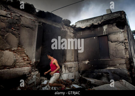 Dacca, Dhaka, Bangladesh. Decimo Sep, 2016. Settembre 10, 2016 Tongi, Bangladesh '"' edificio dopo un esplosione ha fatto una fabbrica in Tongi. Gazzetta detto almeno 23 persone sono state uccise e 70 ferite in una caldaia esplosione che ha causato il fuoco in un indumento-confezionamento in fabbrica Tongi vicino Gazipur. Credito: K M Asad/ZUMA filo/Alamy Live News Foto Stock