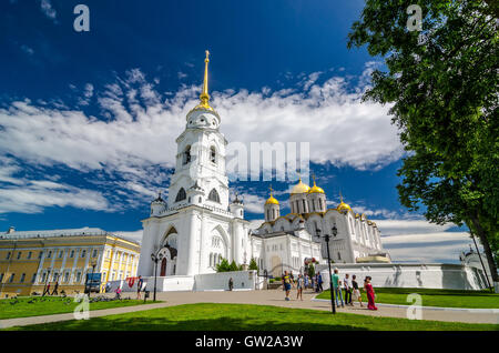 La cattedrale della Dormizione o cattedrale dell Assunzione e la torre campanaria a Vladimir, Russia. Anello d'oro della Russia. Essa è parte dell'UNESCO Foto Stock