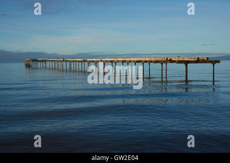 Lungomare storico di Punta Arenas che corre lungo lo stretto di Magellano in Patagonia, Cile Foto Stock