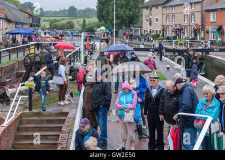 Stoke Bruerne villaggio alla guerra. Northamptonshire. 10 settembre 2016. 1940 Storia viva display attraverso il villaggio nel corso del fine settimana, con molto bagnato primo giorno portando ad un minor numero di persone previsto, le previsioni per domani è molto meglio. Foto Stock