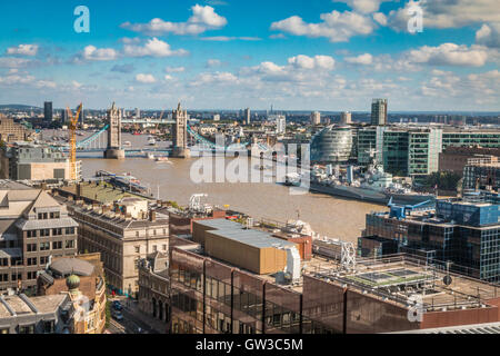Vista del fiume temi a Londra Foto Stock
