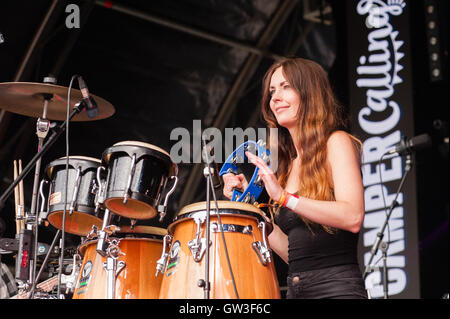 Buffalo fratelli giocare a 'Il Lakeside Stage" Camper chiamando, Ragley Hall, Alcester Warwickshire. Regno Unito 28 agosto 2016 Foto Stock