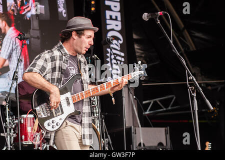 Buffalo fratelli giocare a 'Il Lakeside Stage" Camper chiamando, Ragley Hall, Alcester Warwickshire. Regno Unito 28 agosto 2016 Foto Stock