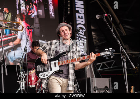 Buffalo fratelli giocare a 'Il Lakeside Stage" Camper chiamando, Ragley Hall, Alcester Warwickshire. Regno Unito 28 agosto 2016 Foto Stock