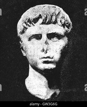 Busto di imperatore romano Caligola. Caligola era il soprannome popolare di Caio Giulio Cesare Augusto Germanicus, imperatore romano. Nato Gaio Giulio Cesare germanico, Caligola era un membro della casa dei governanti convenzionalmente noto come la dinastia Julio-Claudian. Immagine reperiti da Cassell illustrato della storia universale (1893). Foto Stock