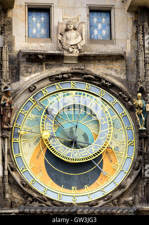 Orologio astronomico nella Città Vecchia di Praga Foto Stock