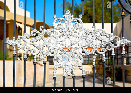 In Oman la vecchia porta di metallo Royal Palace Foto Stock