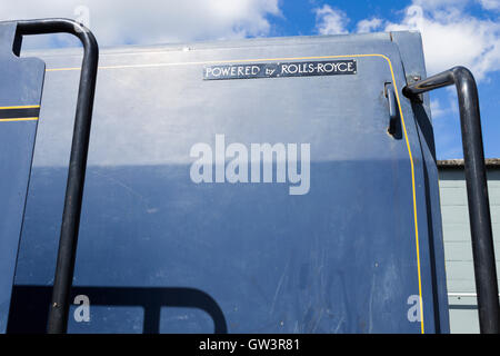 Dettaglio di una Rolls Royce Sentinel LB classe diesel locomotiva di smistamento presso East Somerset Railway - "Powered by Rolls Royce'. Foto Stock