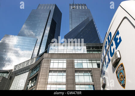 Un veicolo di polizia a Columbus Circle a New York City Foto Stock