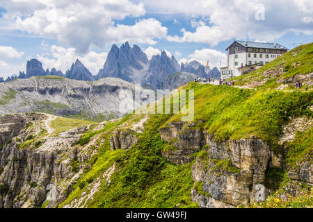 Tre Cime di Lavaredo (aka Drei Zinnen) Naturpark (Parco Naturale), nelle Dolomiti di Sesto, provincia di Belluno, regione Veneto, Italia. Foto Stock