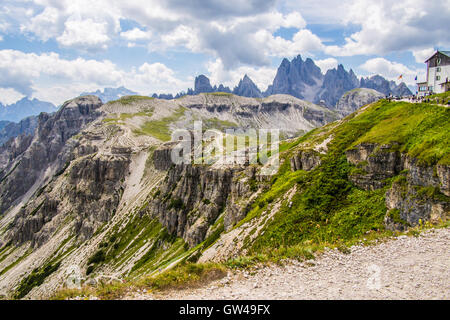 Tre Cime di Lavaredo (aka Drei Zinnen) Naturpark (Parco Naturale), nelle Dolomiti di Sesto, provincia di Belluno, regione Veneto, Italia. Foto Stock